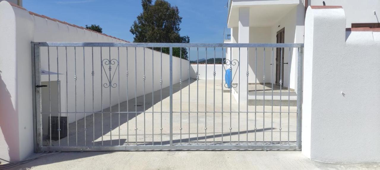Appartement F2 Meuble Loculi Dış mekan fotoğraf